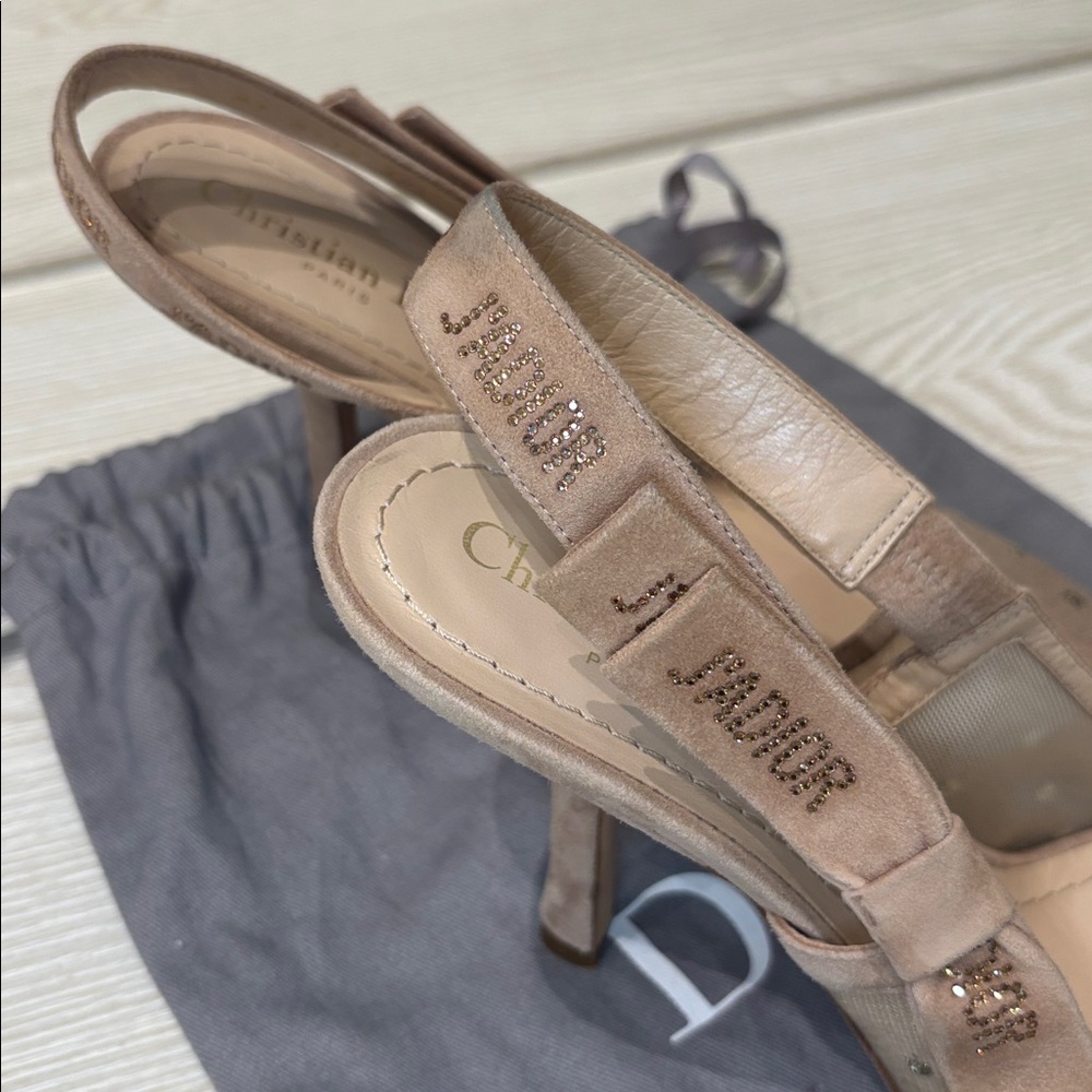 Authentic Christian Dior J'Adior Slingback Pump Heels
Nude and Gold
38.5 - Picture 3 of 12